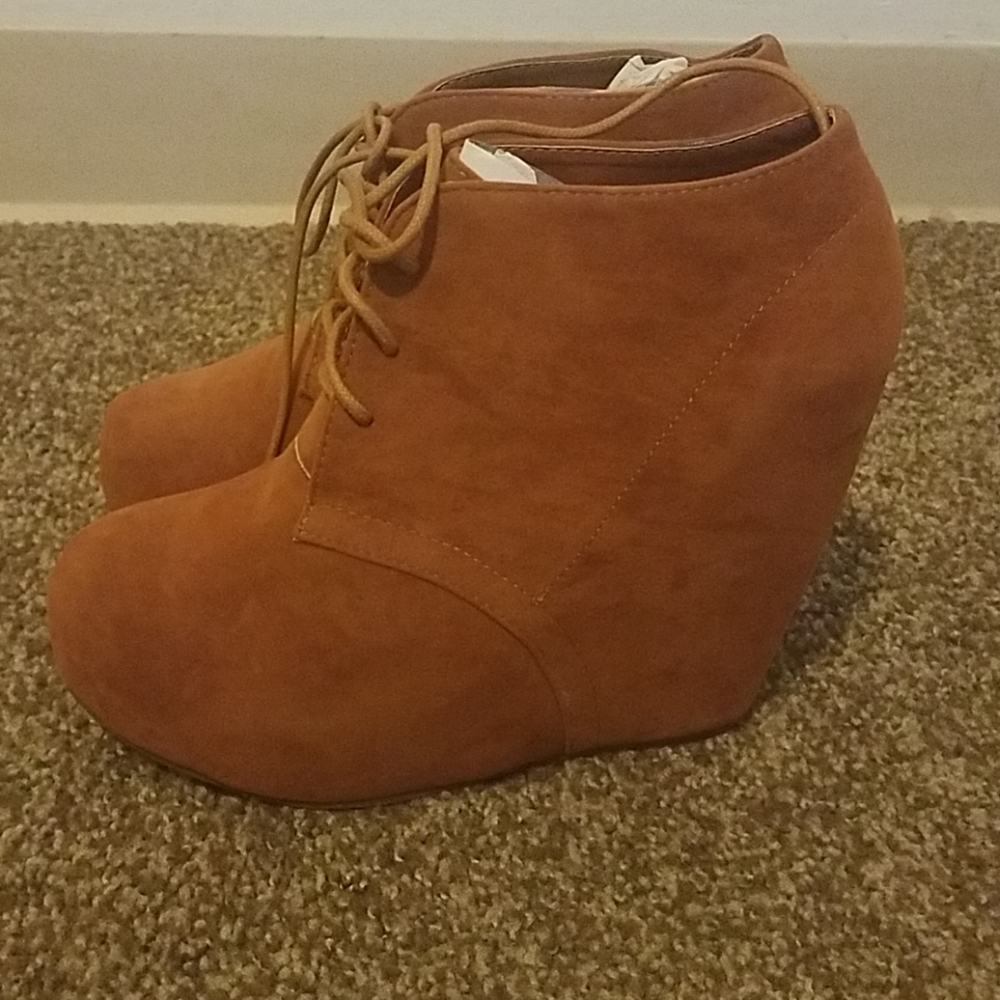 Cute brown boots